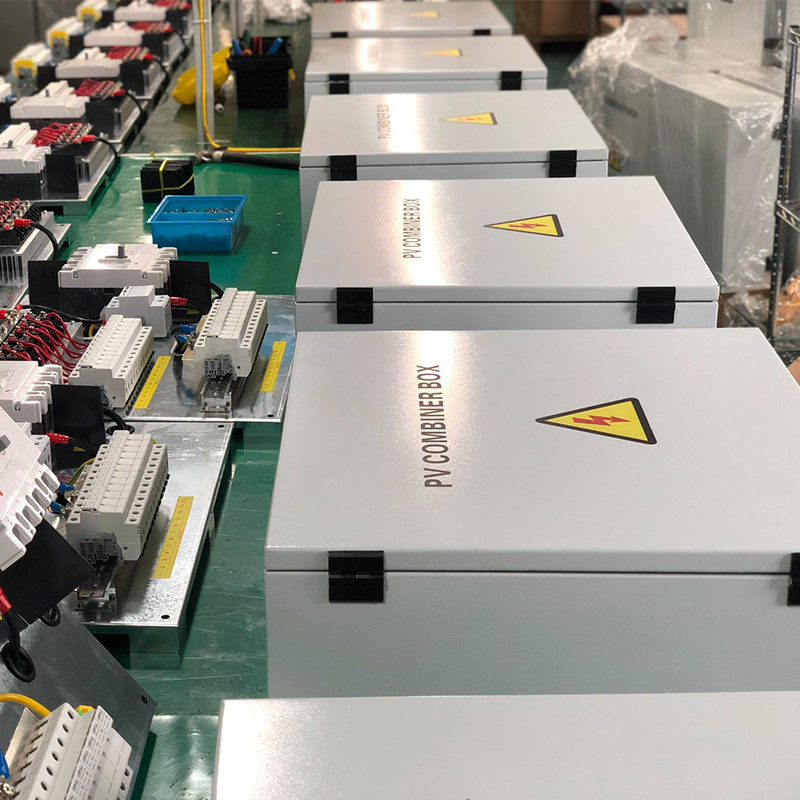 Boîtier de Combinateur Solaire - Solar Combiner Box avis et prix